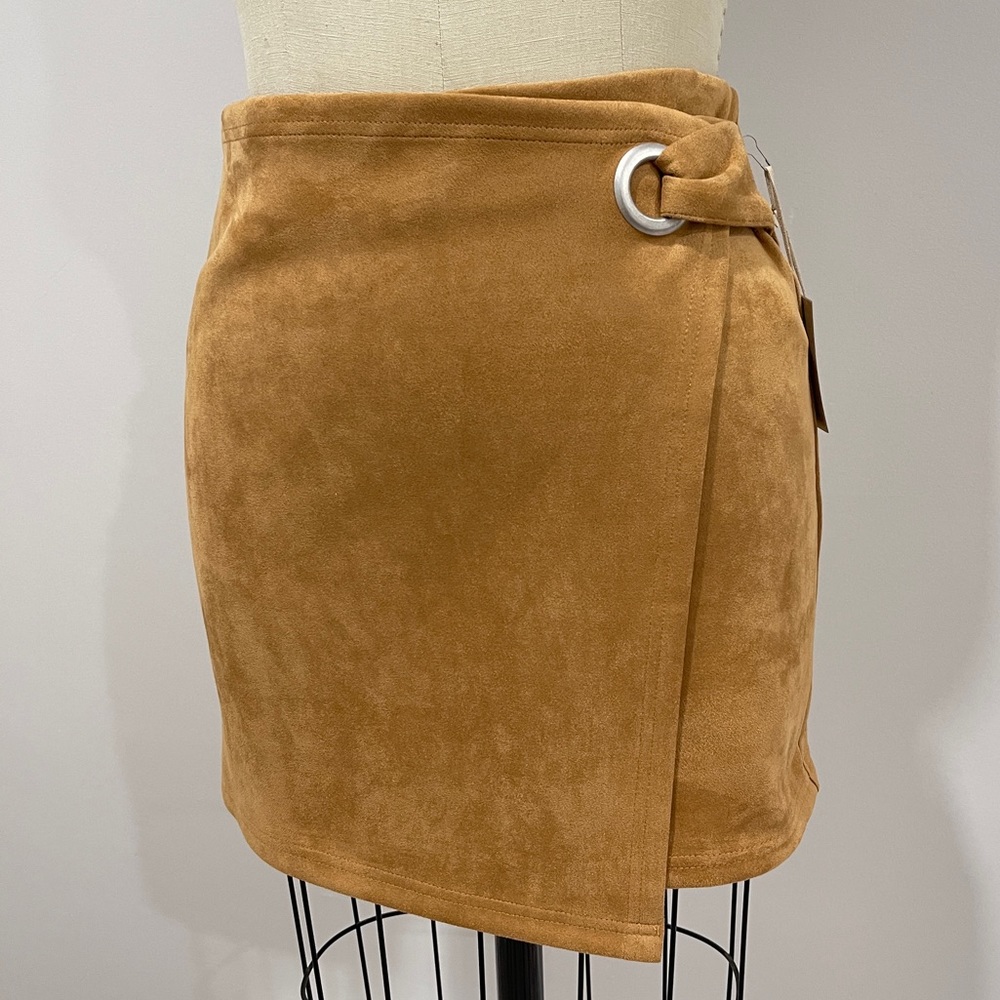 🆕 Forever 21 faux suede skirt